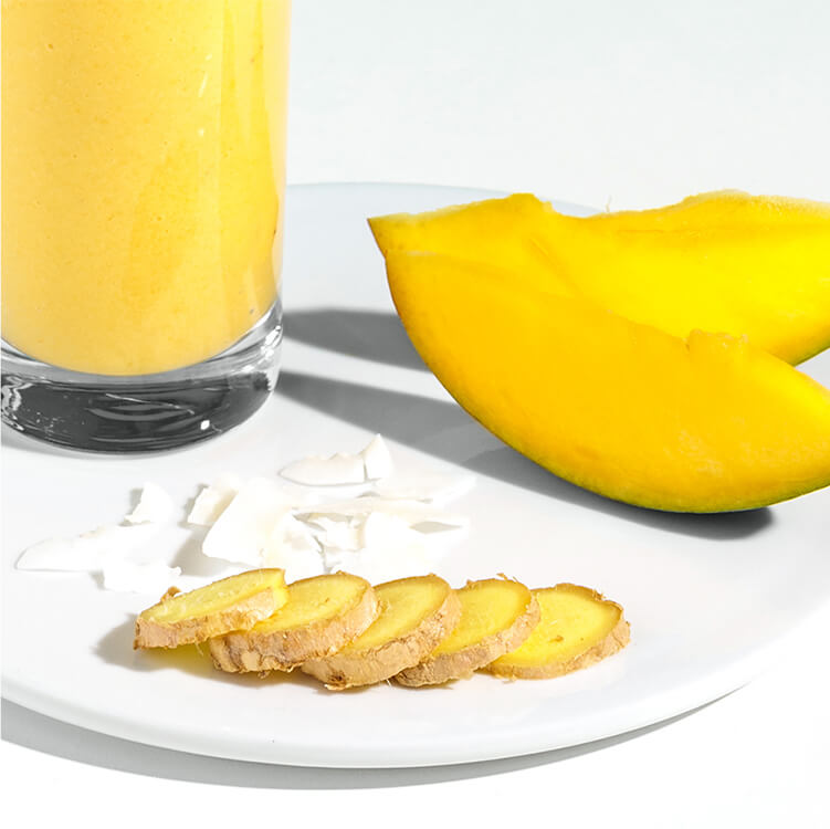 Cremiger Smoothie mit Mango und Banane