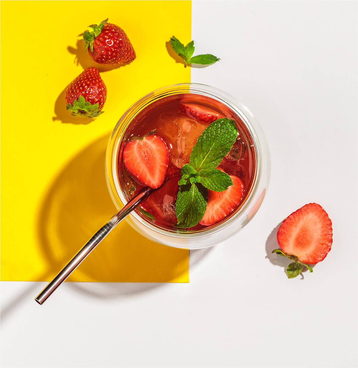 Erdbeer-Minz Eistee mit Garden Blossom 