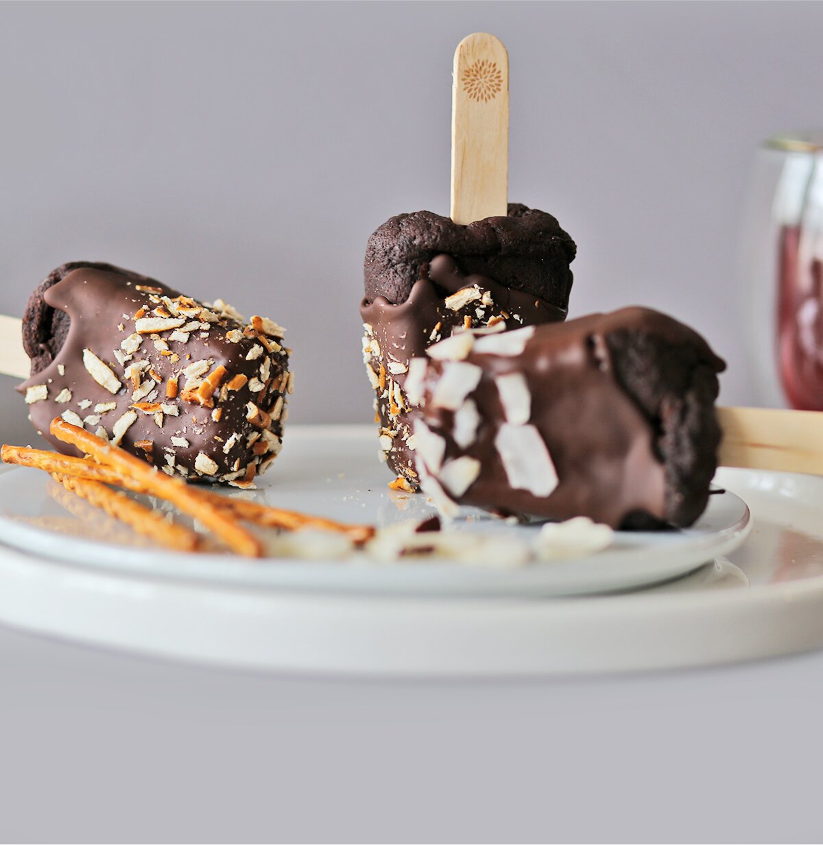 Himbeer-Brownie Cake Pops mit dem Popsicle Maker