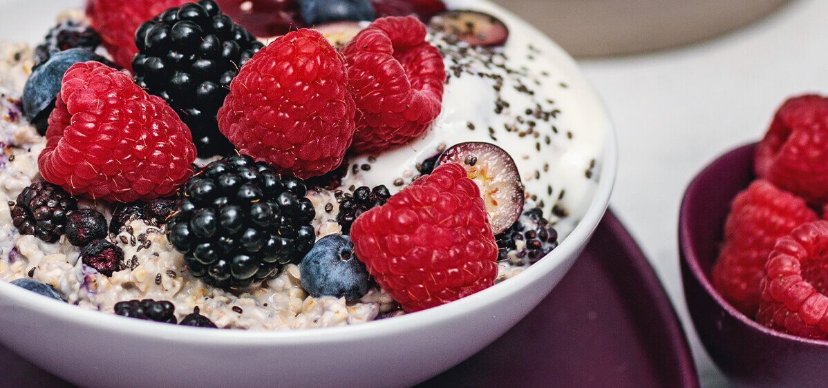 gesundes porridge frühstück